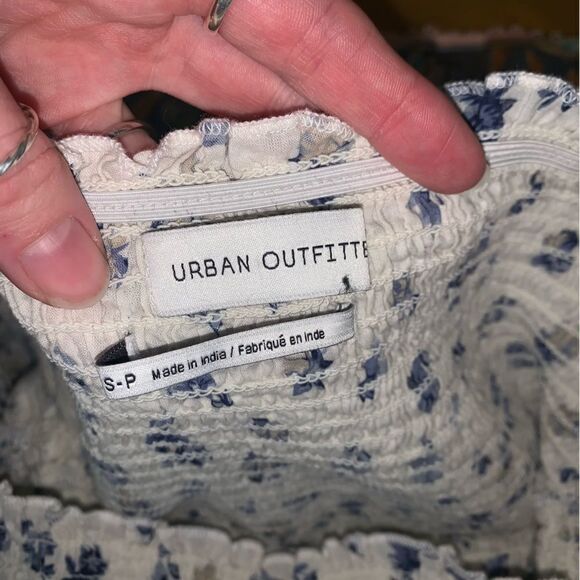 Urban Outfitters Floral Top Small - Picture 3 of 4